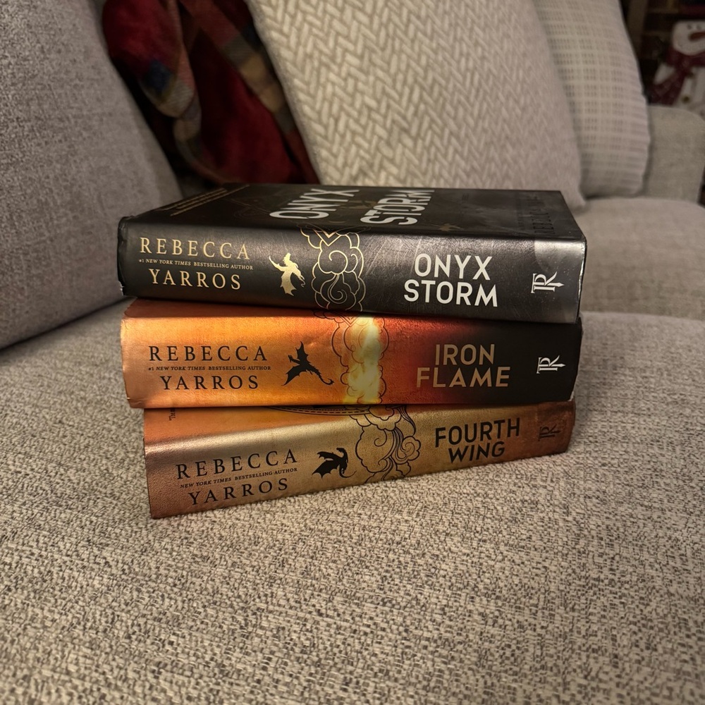 Rebecca Yarros Book Set - Onyx Storm, Iron Flame, Fourth Wing